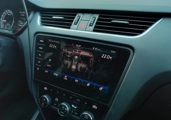 Skoda Octavia cena 57500 przebieg: 189700, rok produkcji 2018 z Rawicz małe 781
